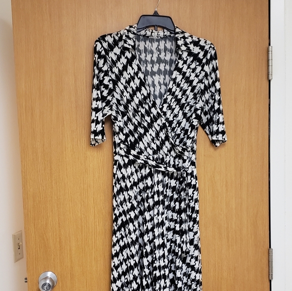 Studio one, black & white faux wrap slinky soft knee length dress, 12 - Picture 2 of 16